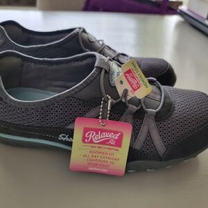 Skechers Relaxed Fit Women's Gray Mesh Slip-On Athletic Sneakers